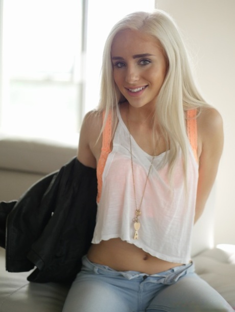 Naomi Woods pornostar galerie