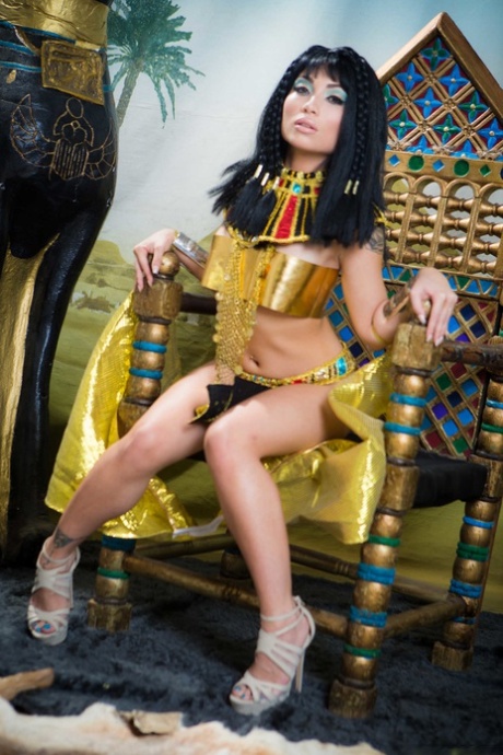 Cleopatra sexy nacktheit galerien