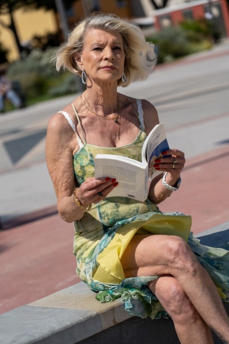 frau eines älteren pflegepatienten nacktheit schöne fotos